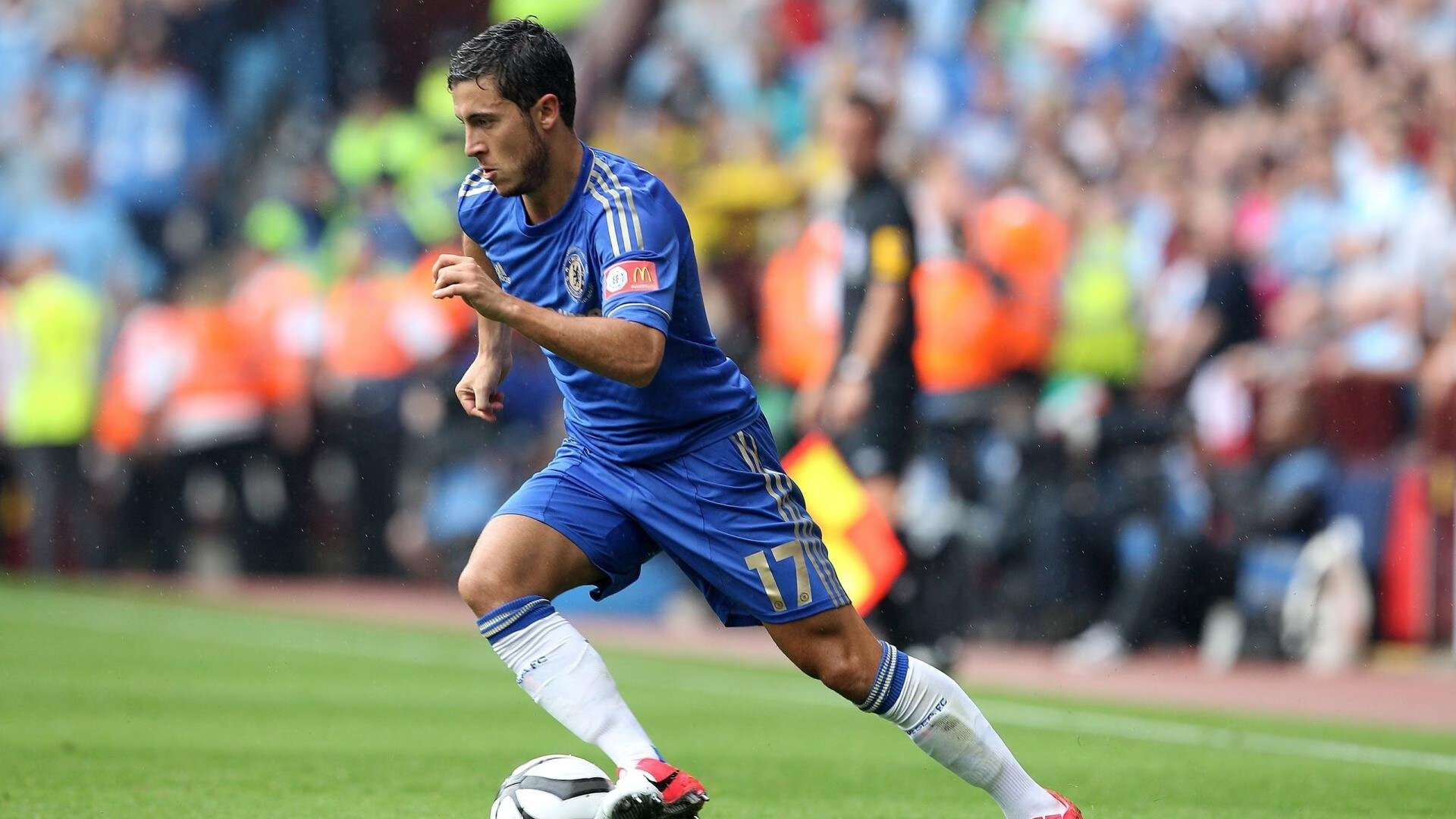 “华金·托比利亚的全能防守与快速突破，成就美洲狮队的防守核心”