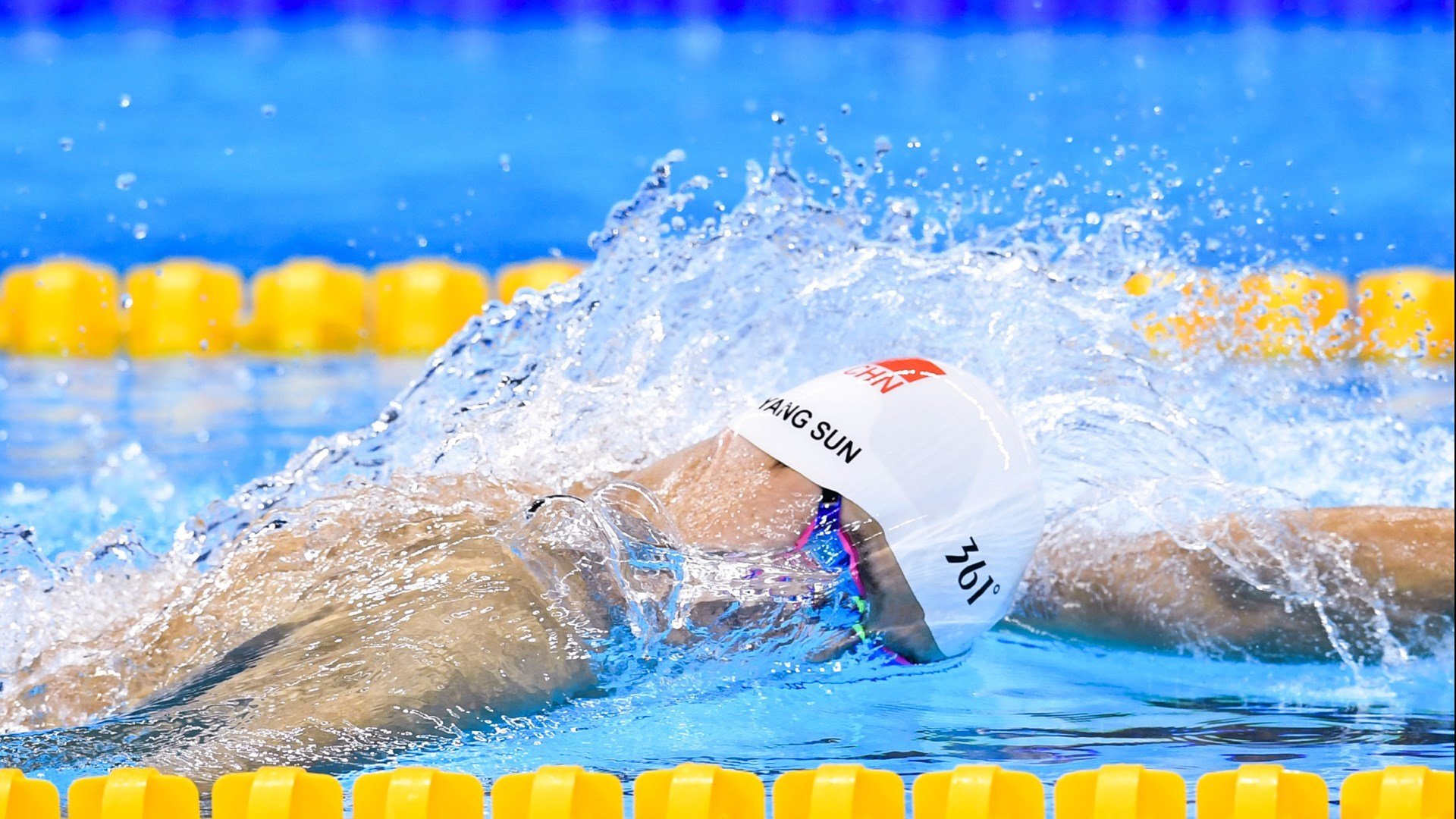 自由泳长程突尼斯展现节奏耐性，自由泳纪录