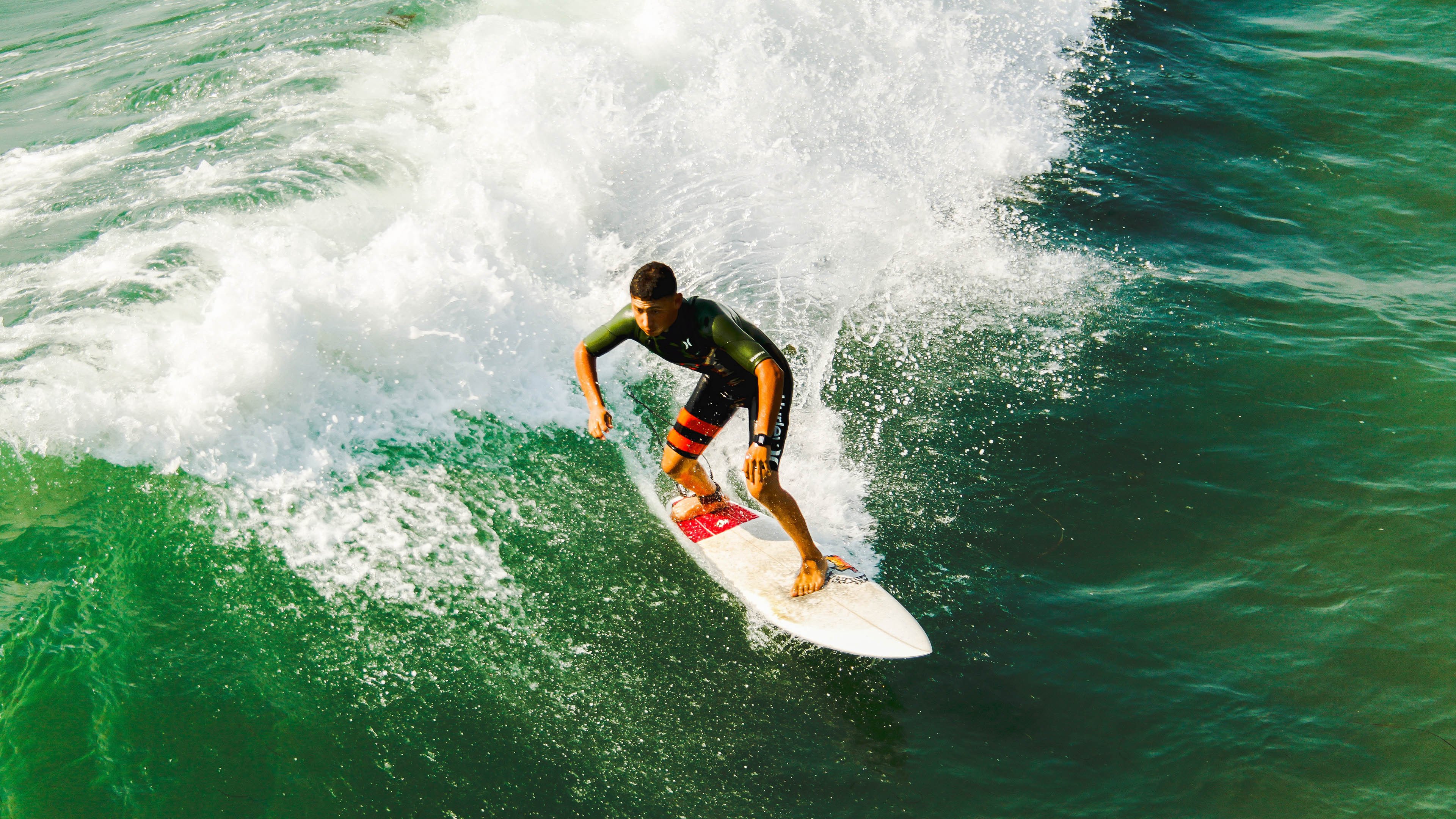 赛事转播技术持续优化多维度视角提升线上观众参与体验，赛事转播的工作流程