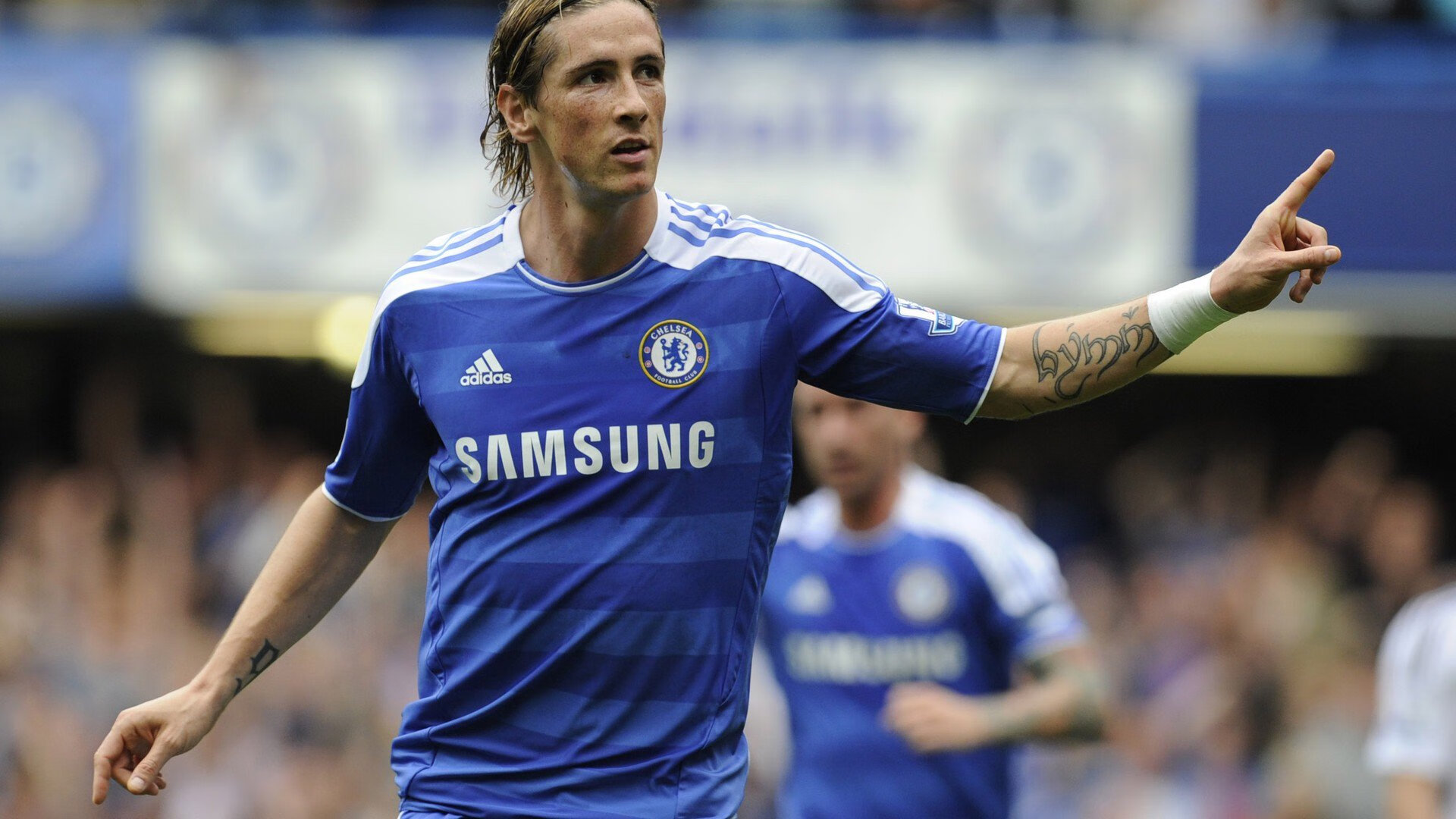 退役赛传奇复出表演赛吸引大批媒体关注,退役后重返赛场