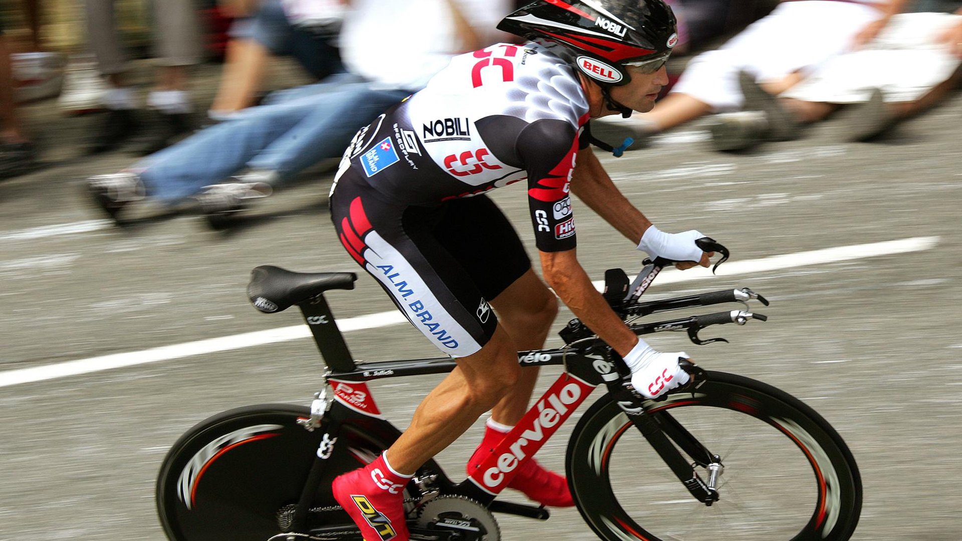 《冠军》专访：张雨霏再攀巅峰，张雨霏夺冠精彩瞬间